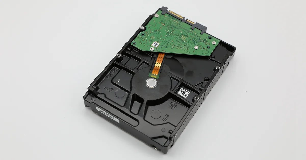 Elektronik kartı görünen 3.5 inç dahili hard disk, iMac veri kurtarma