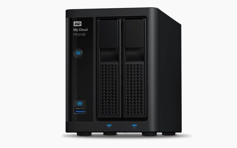 İki disk yuvalı WD My Cloud PR2100 NAS cihazının önden görünümü